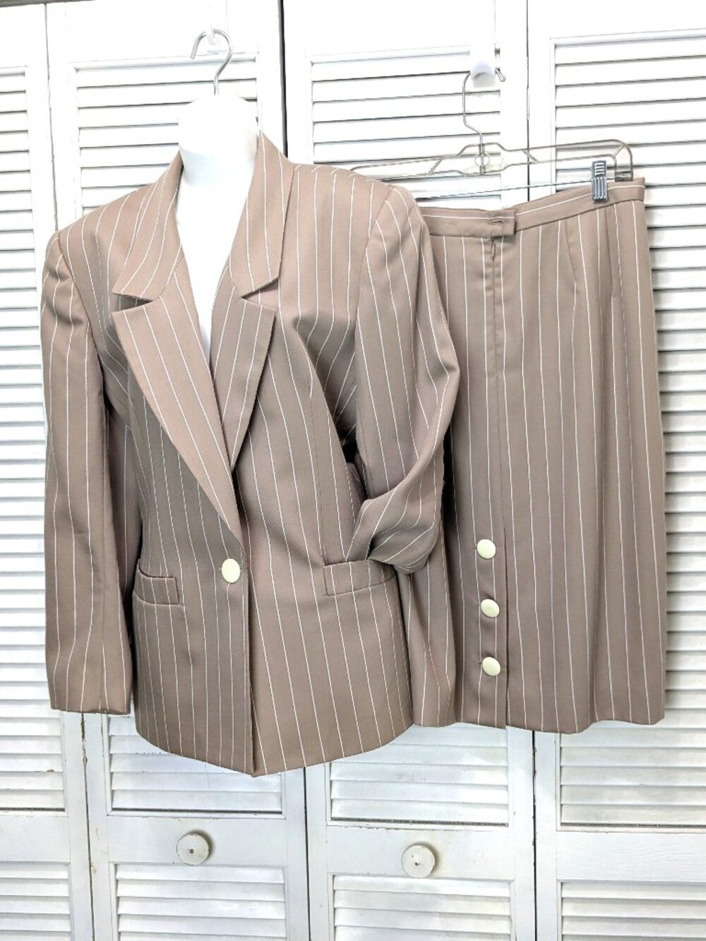 VTG Christian Dior Power Suit Skirt Blazer Beige Ivory Pinstripe Size 12 90s